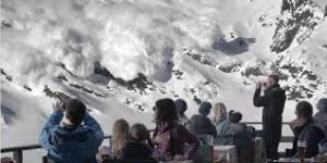 Danger approaching in 'Force Majeure'