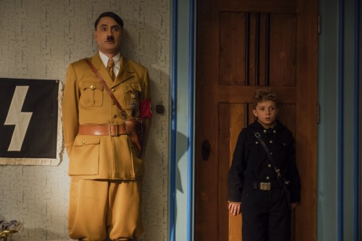 AC5_Film_Taika_Waititi_and_Roman_Griffin_in_JOJO_Rabbit__CREDIT_Kimberley_French._____Twentieth_Century_Fox.5da4ea05c5ba4